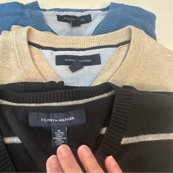 Set of Three Tommy Hilfiger Classic Striped‎ V-Neck Sweater - Picture 2 of 8